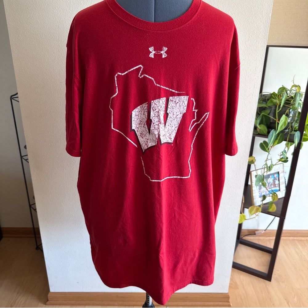 Under Armour Wisconsin Badgers Red Graphic Tee T-Shirt w/Motion W, Men’s Sz 2XL